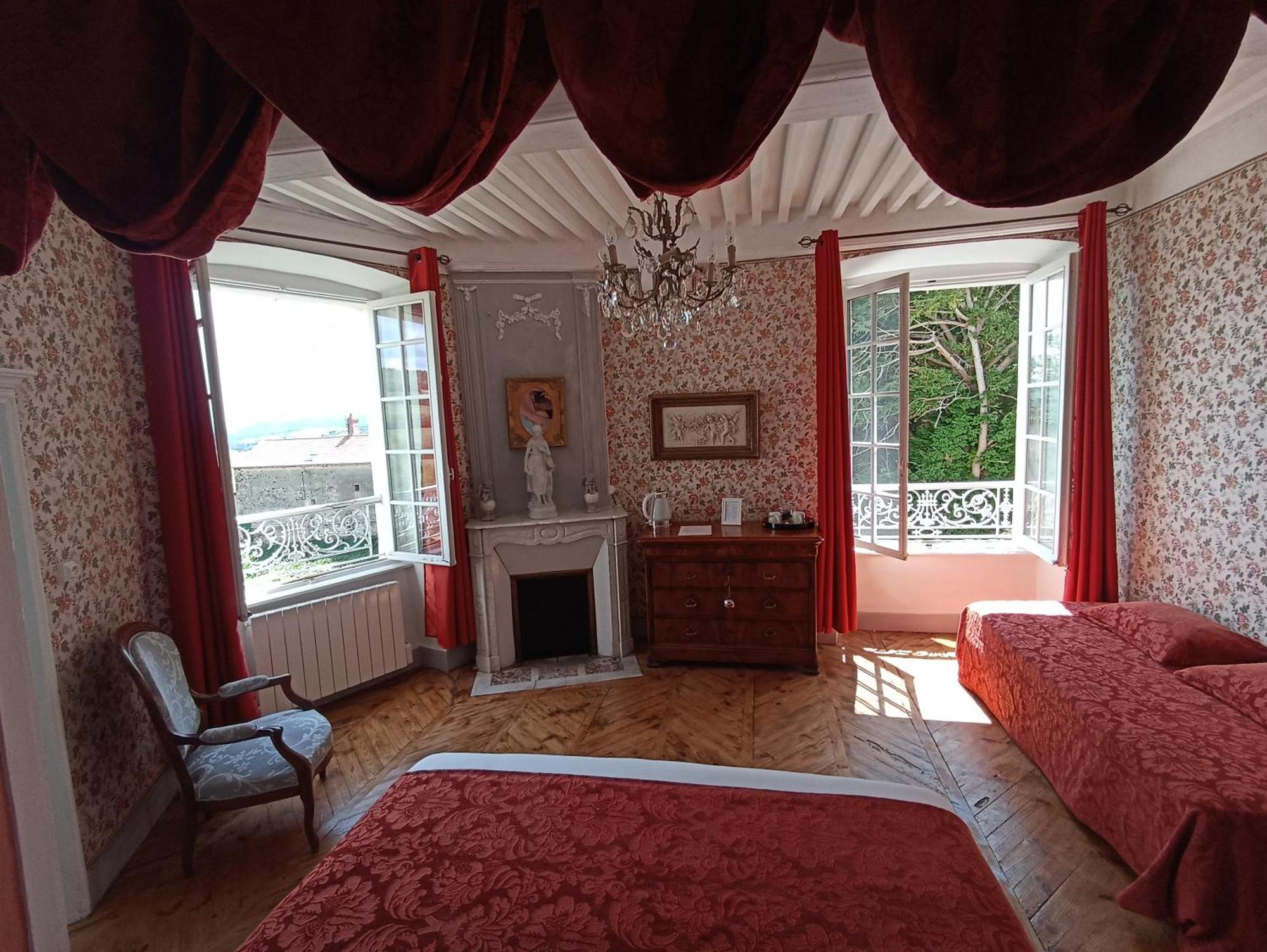 Bed and Breakfast Chateau De Perpezat Apchat Экстерьер фото